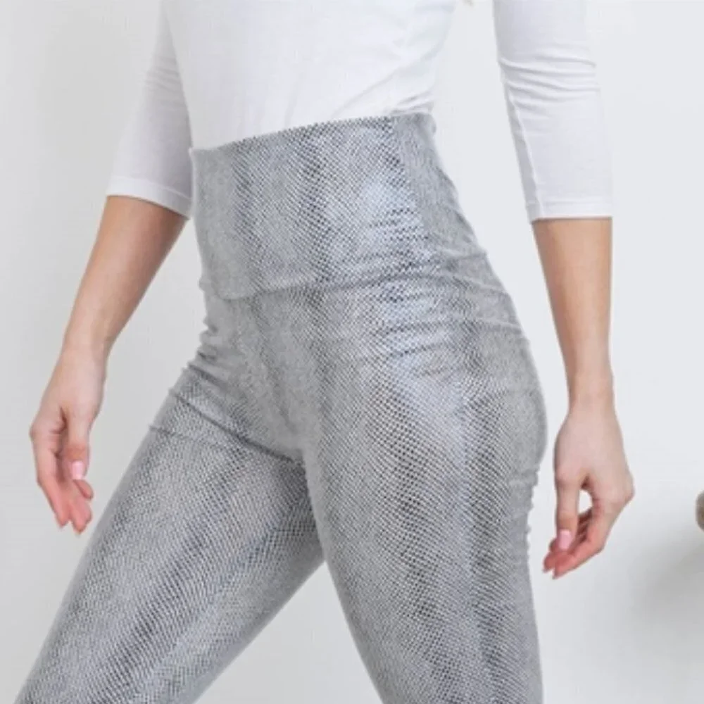 WHITE SNAKE PRINT PANTS